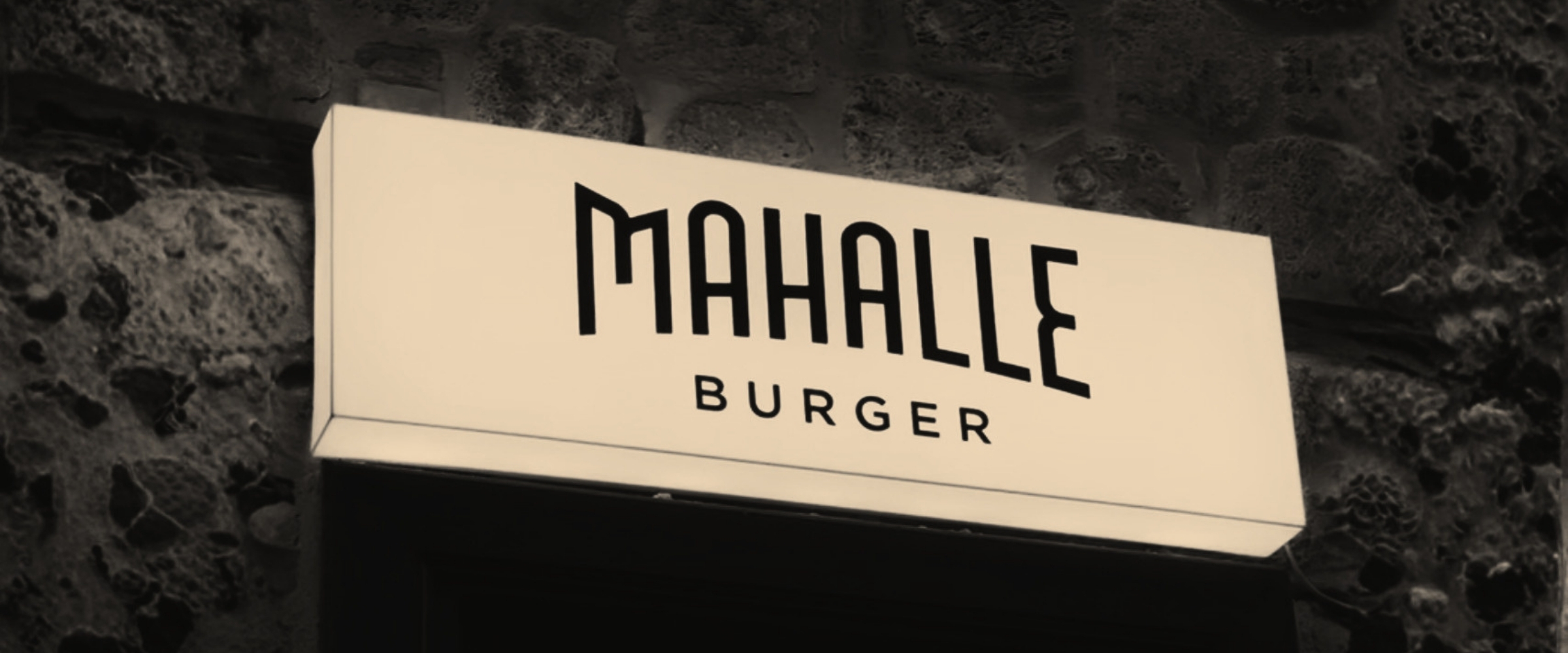 Mahalle Burger Old Town (Kaleiçi) branch exterior and atmosphere